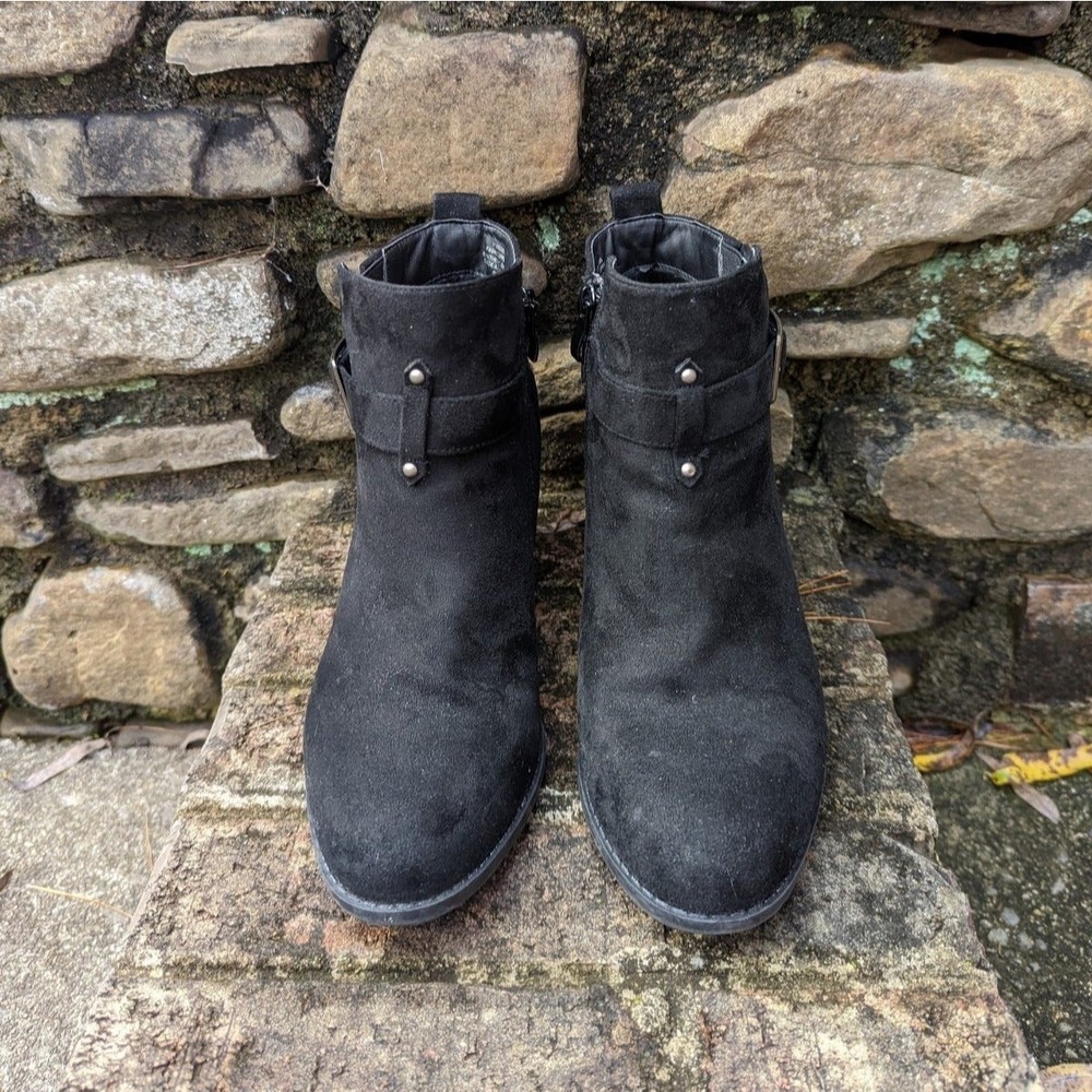 Torrid Shoes Women Sz US 9 Black Faux Suede‎ Buckle Ankle Boots